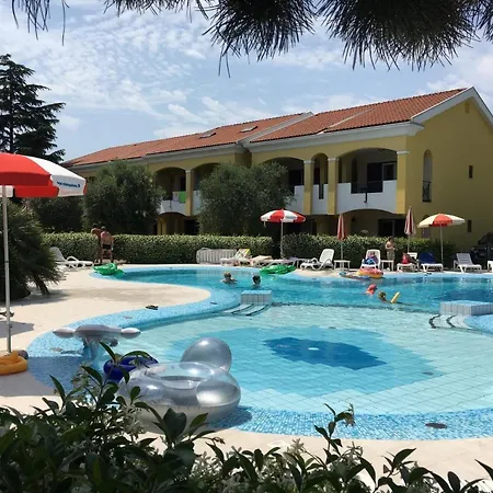 別荘 Fuer 10 Personen Ca 100 Qm In Bibione, Adriakueste Italien Und Umgebung *